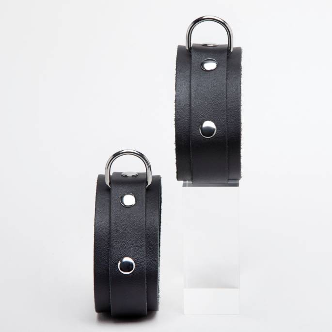 MENOTTES CUIR NOIR FIN BASIC