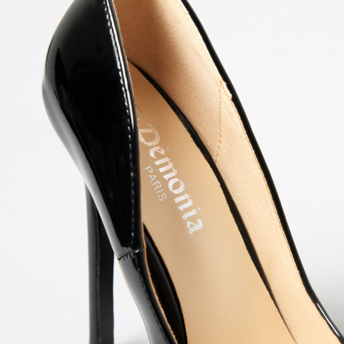 ESCARPINS VINYLE NOIR OU ROUGE