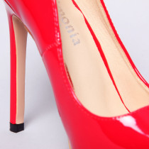 ESCARPINS VINYLE ROUGE