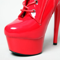 BOTTINE PLATEFORME VINYLE ROUGE