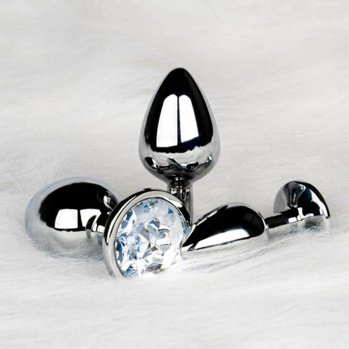 METALLPLUG MIT STRASSSTEINEN UND DIAMANT