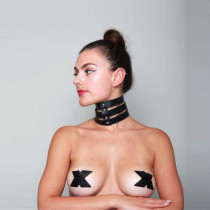 HALSBAND MIT LEDERRIEMEN SCHWARZ DRUCKKNÖPFE