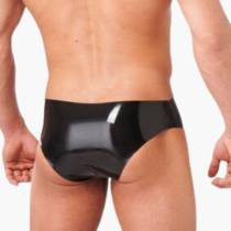 HERRENUNTERHOSE AUS LATEX