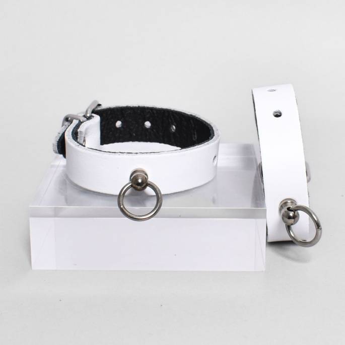 BRACELETS-MENOTTES BLANC BOUCLE