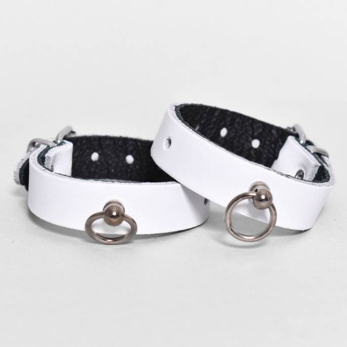 BRACELETS-MENOTTES BLANC BOUCLE