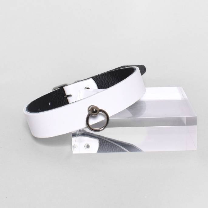 COLLIER BLANC BOUCLE