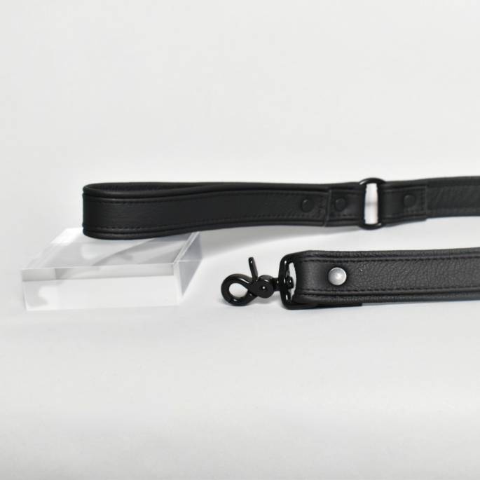 Laisse large tout cuir noir