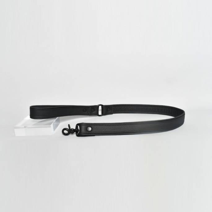 Breite Leine ganz aus schwarzem Leder