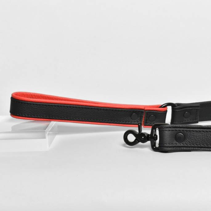 Breite Leine aus Voll-Leder schwarz/rot