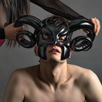 LEDERMASKE FAUN SCHWARZ ODER WEISS