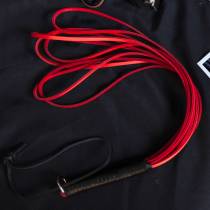 Martinet rotes Leder Riemen Schnallen