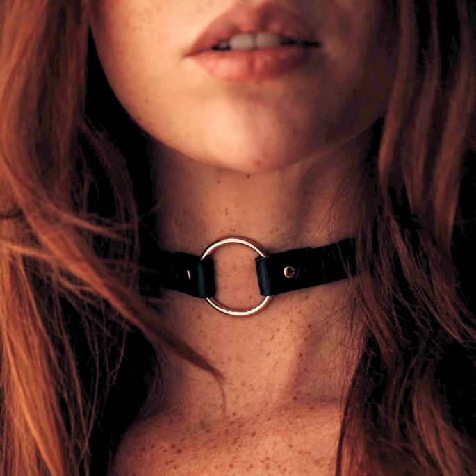 COLLIERT EINFACHER RING SCHWARZ
