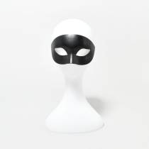 Schwarze Ledermaske Kurven