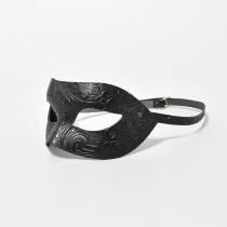 Maske aus schwarzem Leder Arabesken