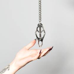 Pinces &agrave; seins