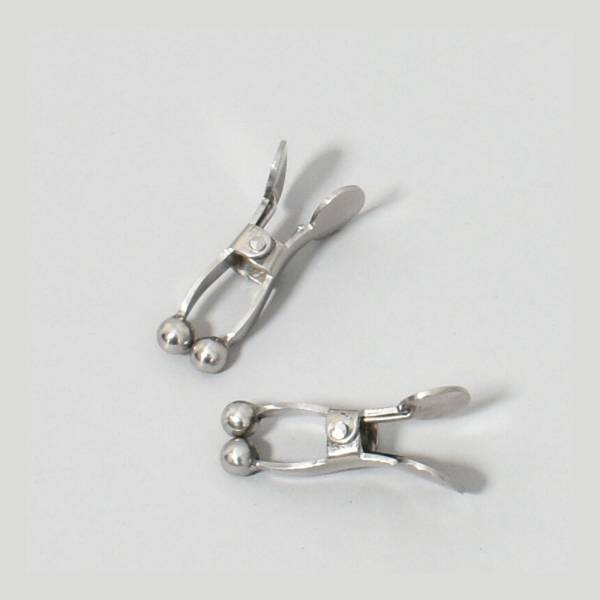 Brustklammern mit Kugeln