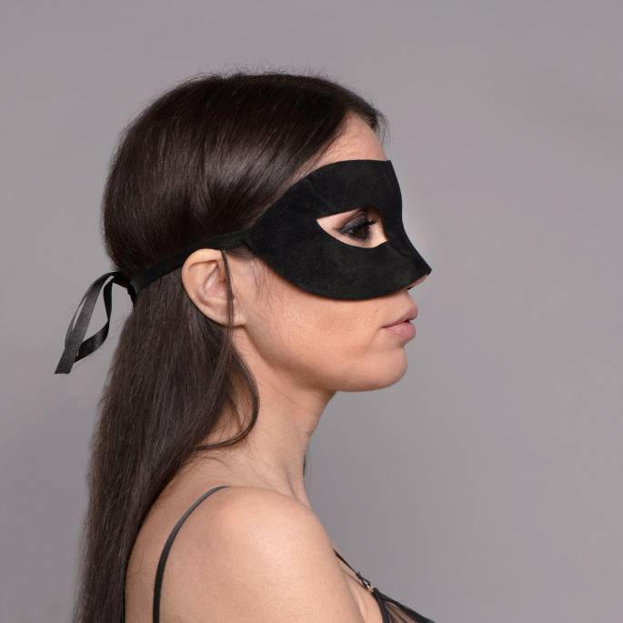 Schwarze Samtmaske