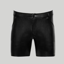 HALBLANGE SHORTS + TASCHEN