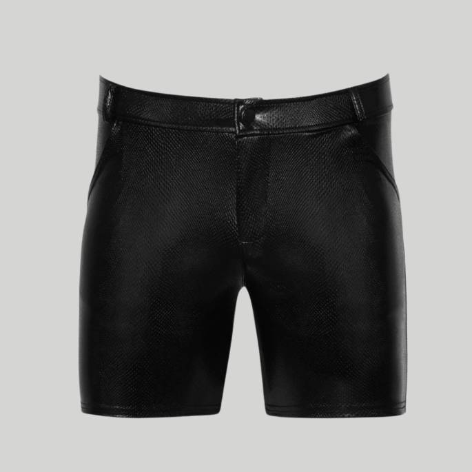 HALBLANGE SHORTS + TASCHEN