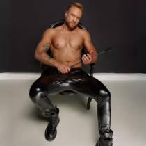 STRUKTURIERTE GERADE HOSE