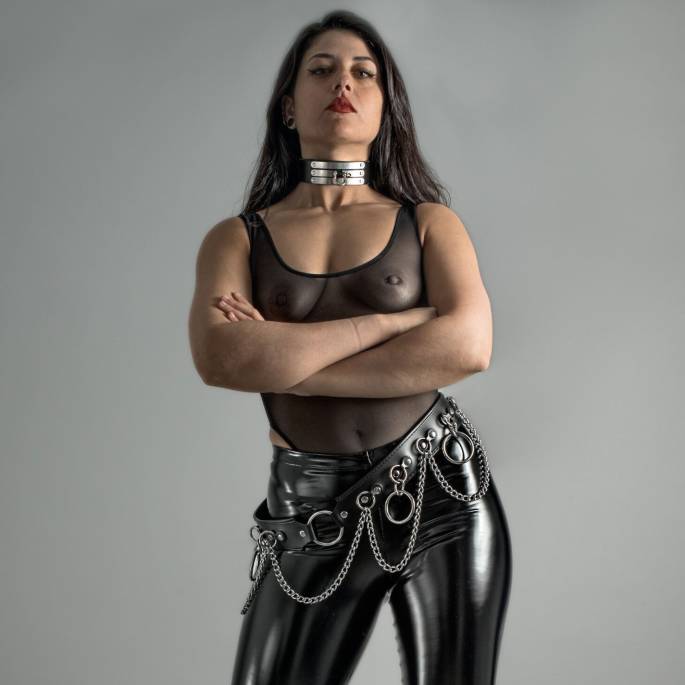 CEINTURE DE BONDAGE CUIR ANNEAUX + CHAINES