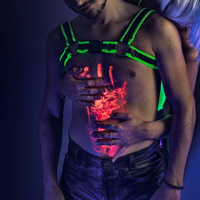 GLOW IN THE DARK-SCHNALLENGESCHIRR