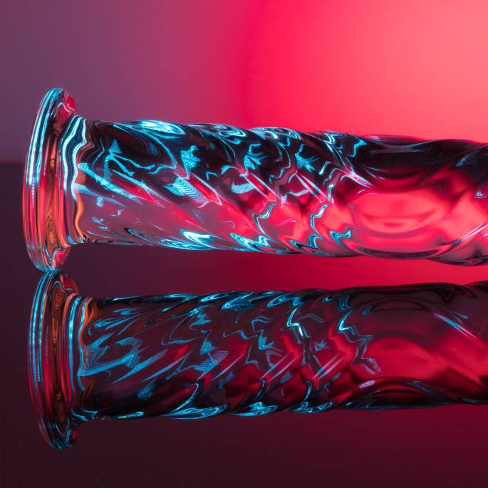 REALISTISCHER GLOSSY-DILDO NR. 4