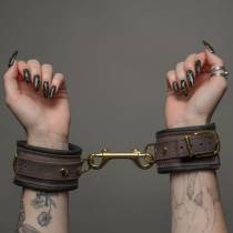 MENOTTES CUIR MARRON / DORÉ