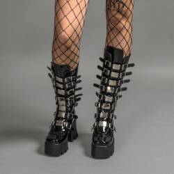 Zapatos D&egrave;monia