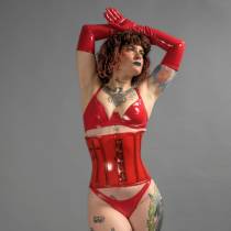 SERRE-TAILLE VINYLE ROUGE TRANSP