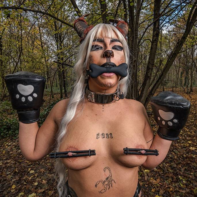 PUPPY-FÄUSTLINGE AUS KUNSTLEDER