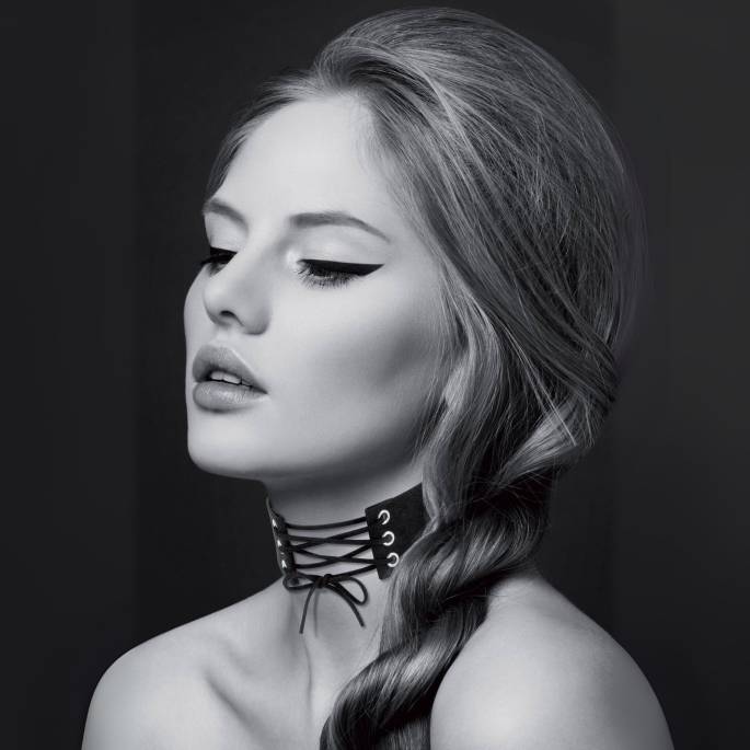 COLLIER RAS DE COU+LACET