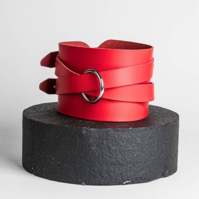 COLLIER LANIÈRES CUIR ROUGE+ANNEAU