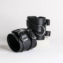 MENOTTES LANIÈRES CUIR NOIR+ANNEAU