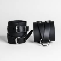 MENOTTES LANIÈRES CUIR NOIR+ANNEAU