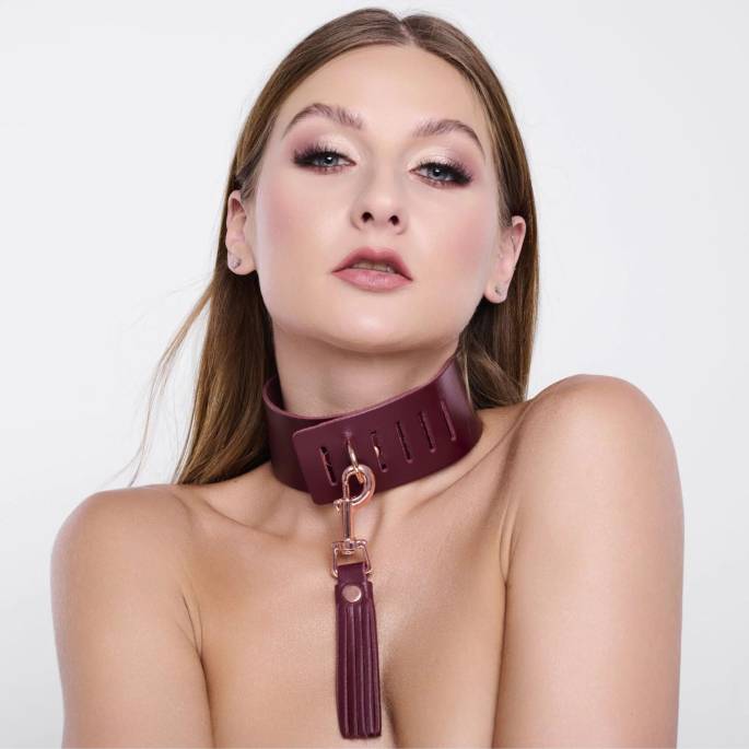 Collier BDSM en cuir bordeaux pampille fouet or rose