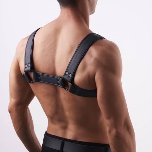 Harnais Poitrine Cuir Noir Mat – Anneau Frontal BDSM