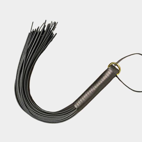 Martinet 48 lanières cuir dures 51 cm Gold