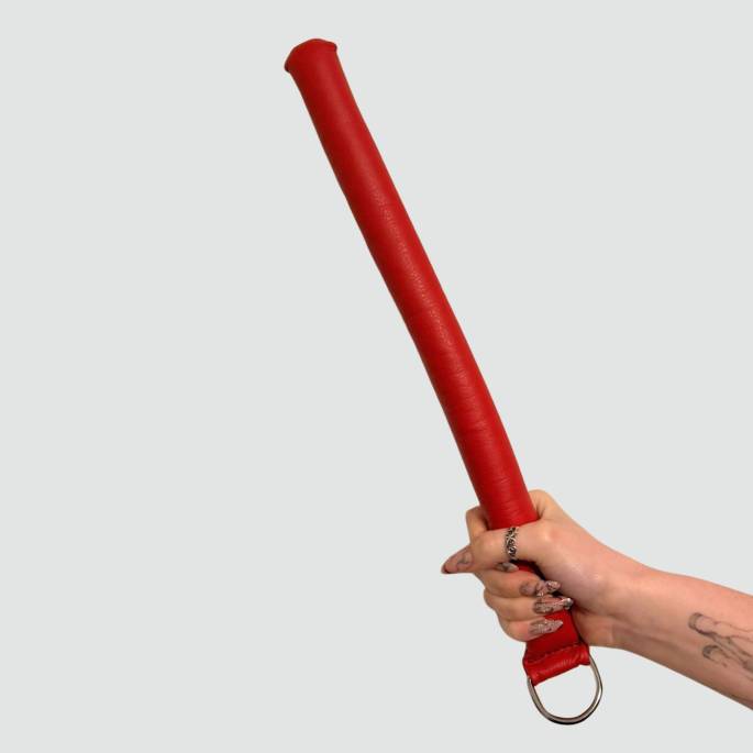 Matraque rembourrée rouge