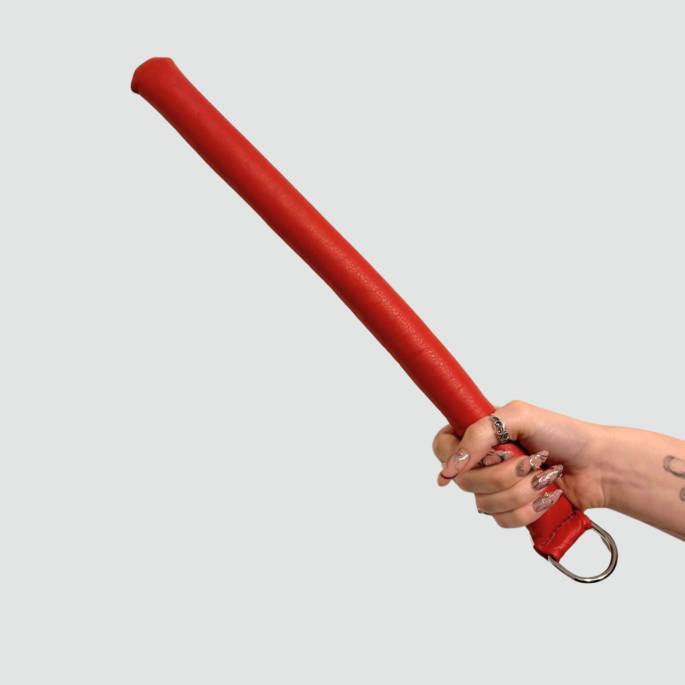 Matraque rembourrée rouge