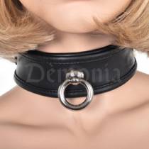 SCHWARZES LEDERHALSBAND MIT RING