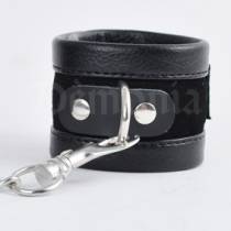 HANDSCHELLEN AUS KUNSTLEDER MIT KLETTVERSCHLUSS + KETTE