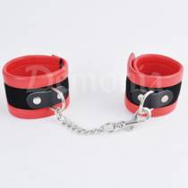 IMITATION LEATHER SCRATCH HANDCUFFS + CHAIN