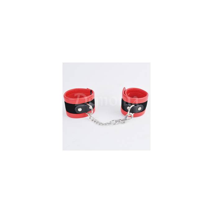 IMITATION LEATHER SCRATCH HANDCUFFS + CHAIN